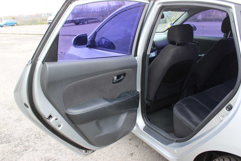 Hyundai Elantra 2008 року