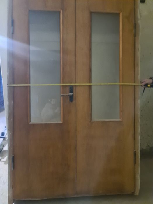 Двері з дубовою коробкою