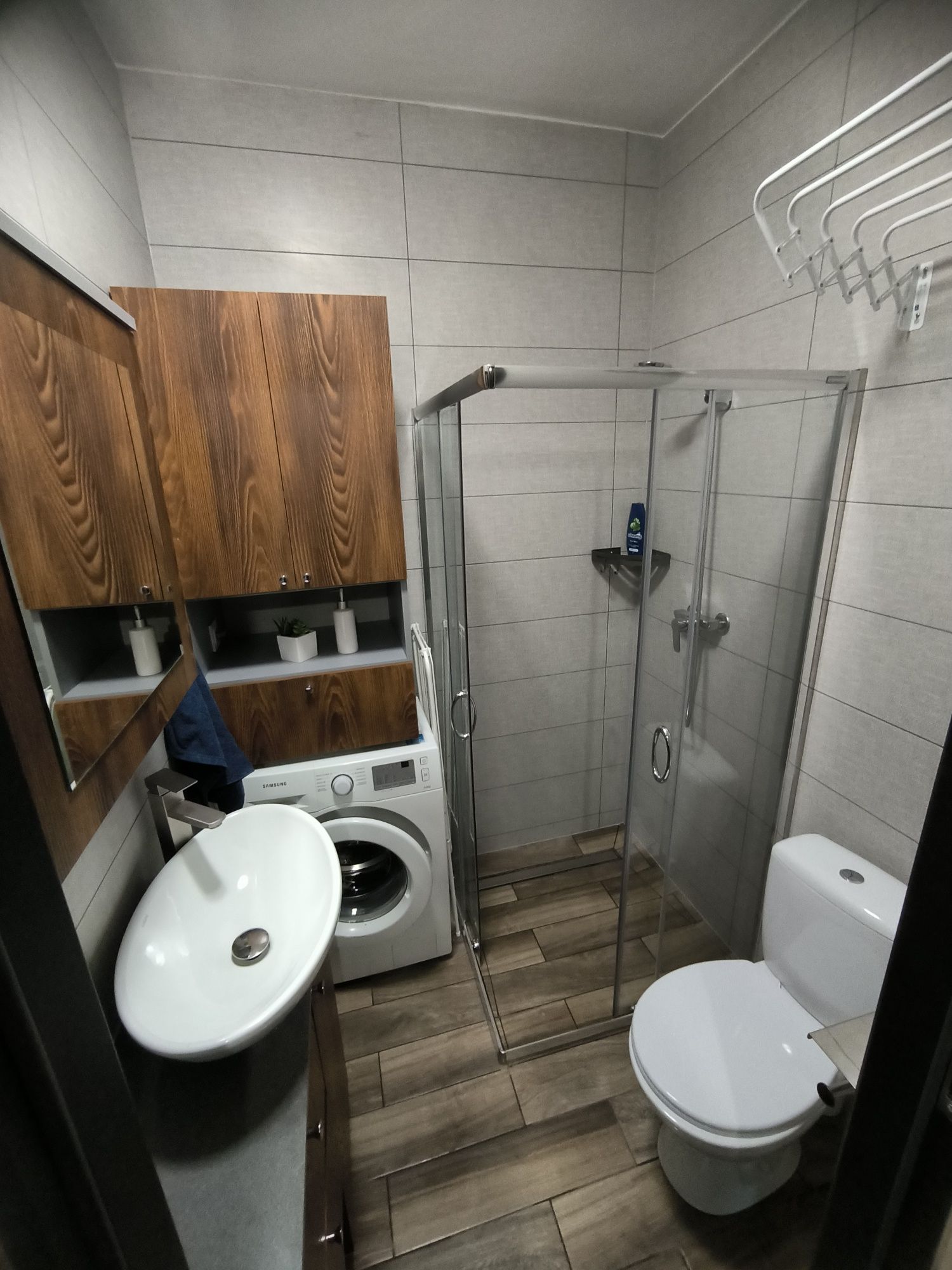 Kwatery pracownicze Hotel Noclegi TANIO Prywatna łazienka. 1-7 osób.