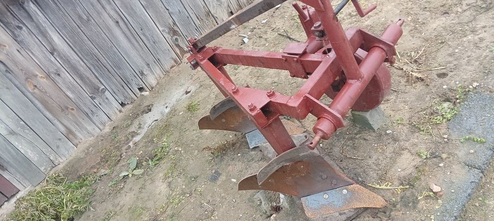 Pługi dwójki mniejsze od grudziądzkich do małego traktorka