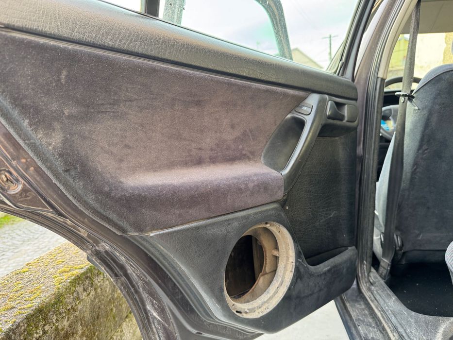 Bancos e quartelas das portas Golf 3 (5 portas)