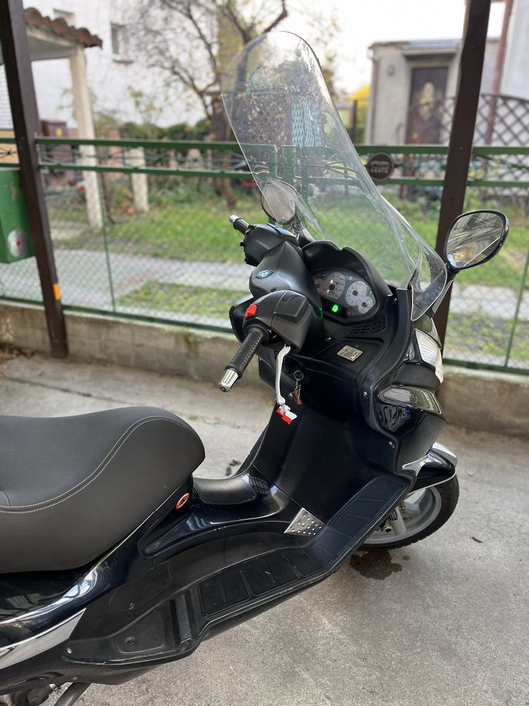 Zamienie skuter poiaggio X8 na X10