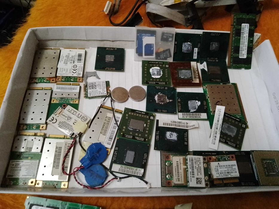 Продаются новбук   на запчастини