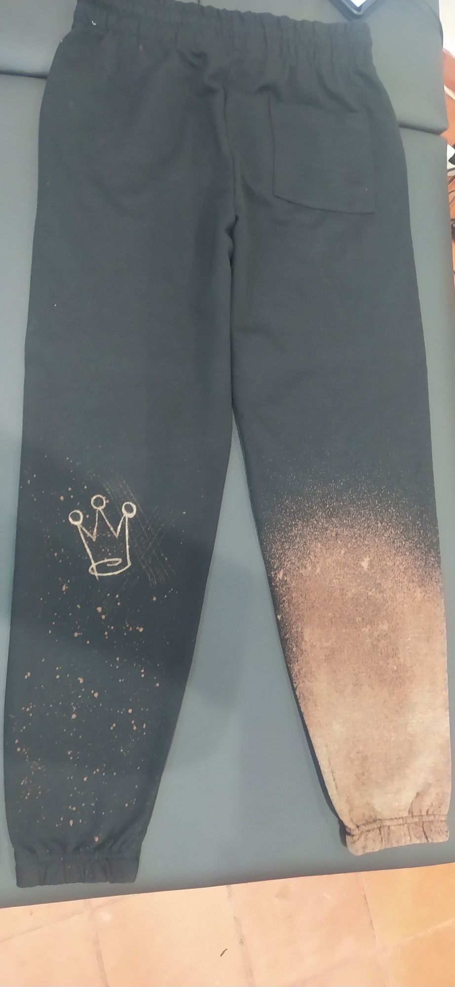 Calça personalizada a mão