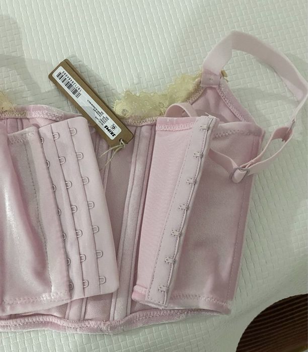 Новий корсет skims