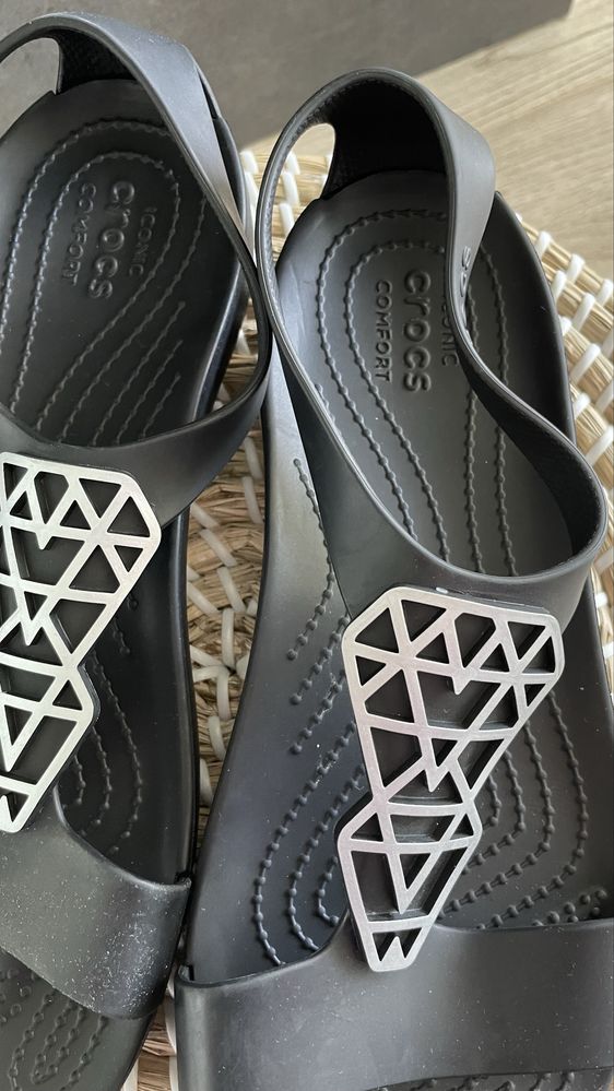 Crocs sandały serena embellish flip W8 38/39