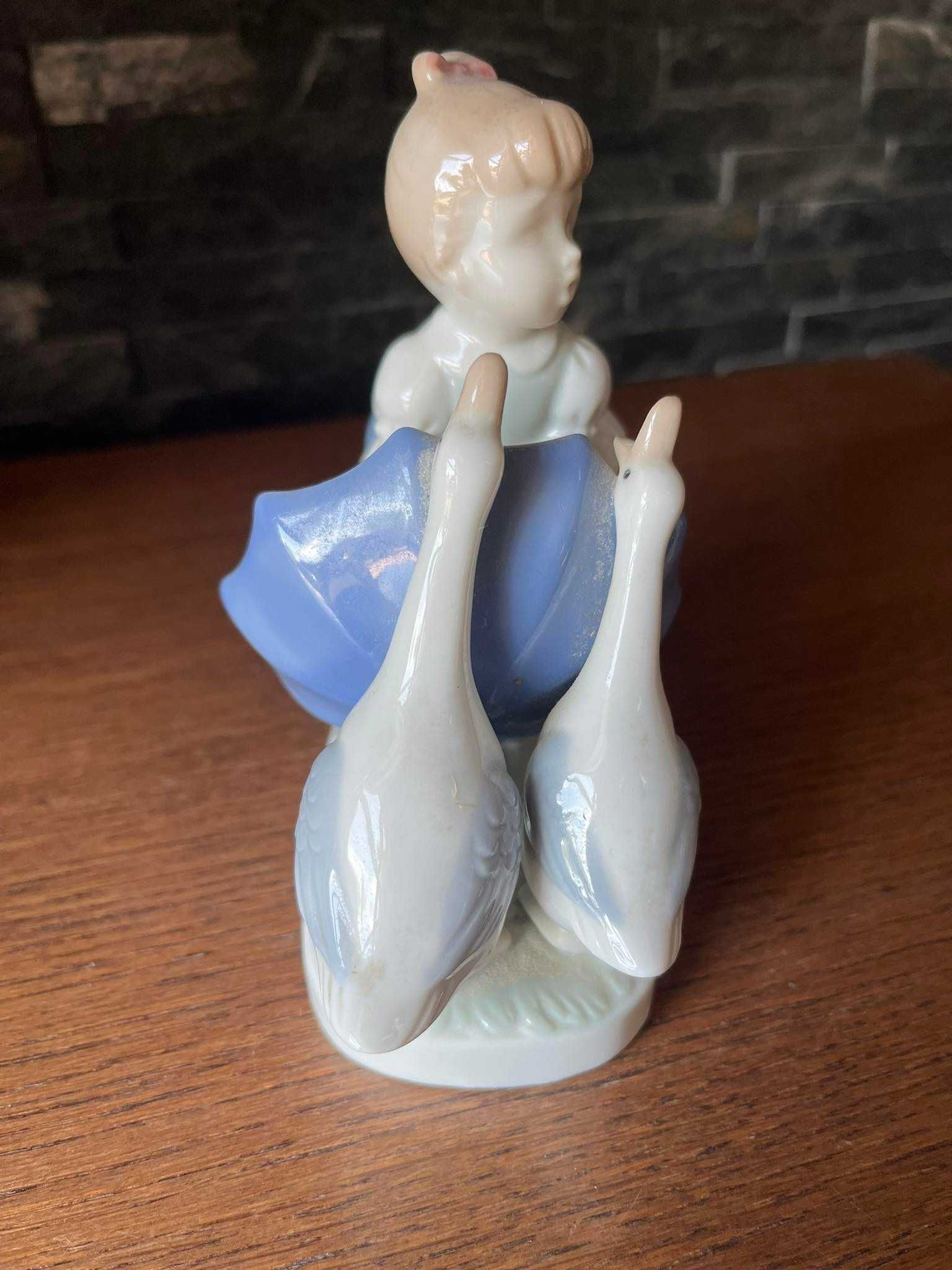 Dziewczynka kaczka gęś porcelanowa figurka