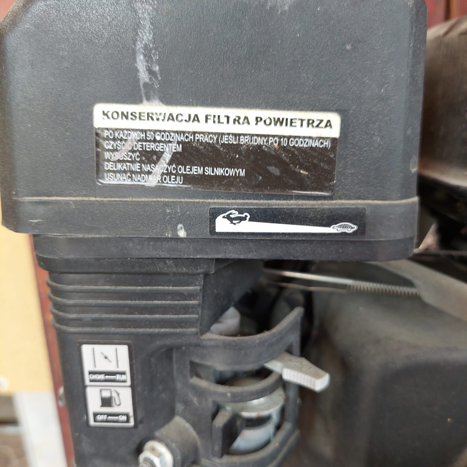 Rębak do gałęzi rozdrabniacz spalinowy