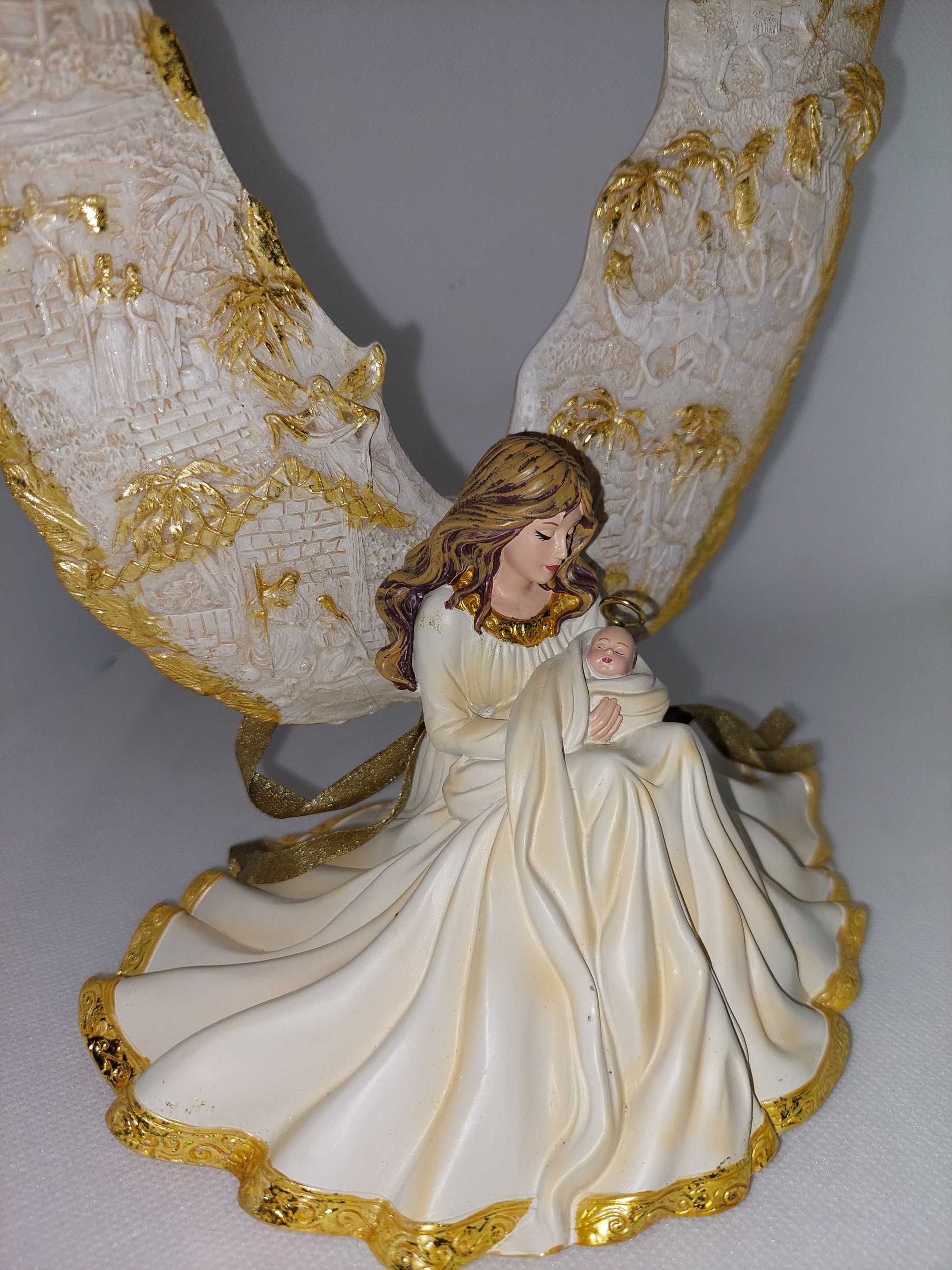 Figurka Aniola złocony podswietlane skrzydla rzeźbiony