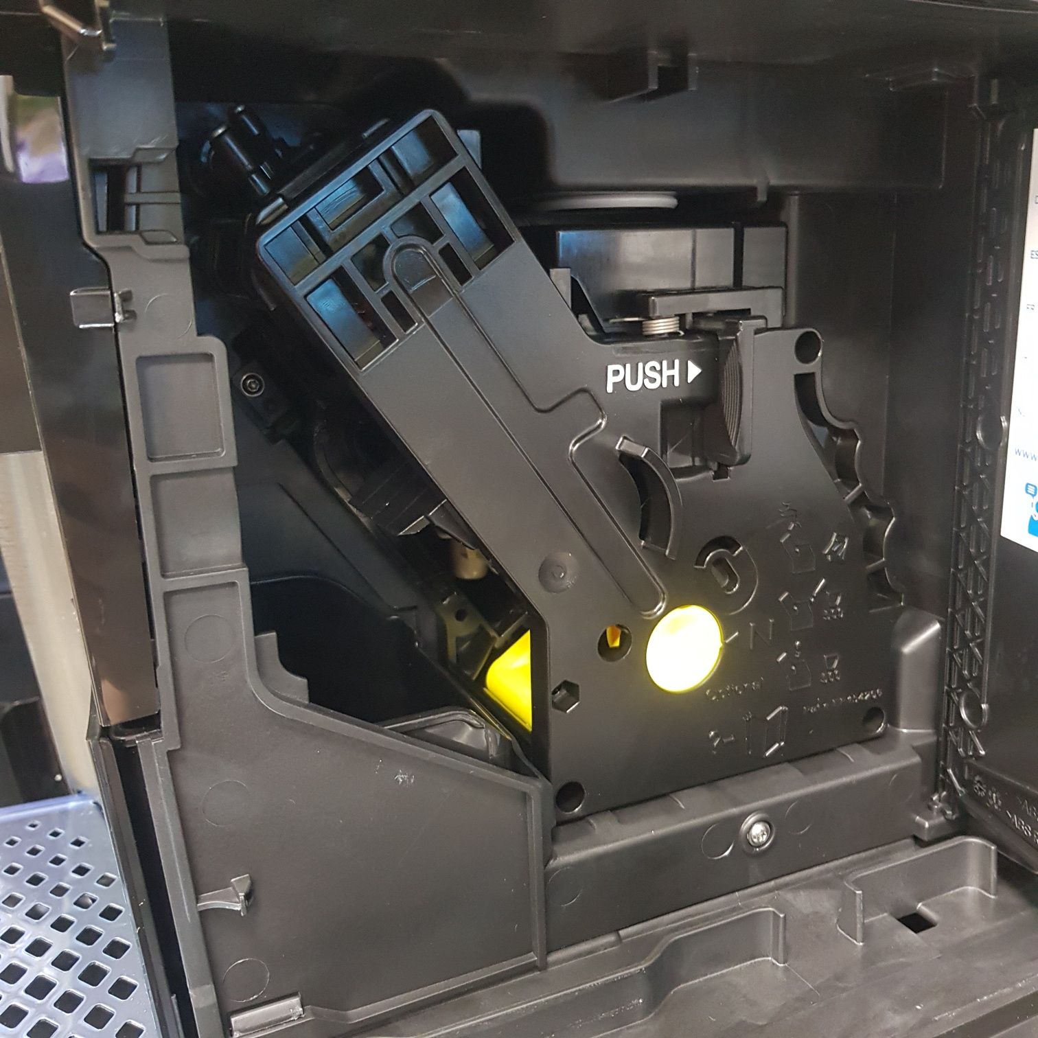 Нова Кавомашина Philips EP2220