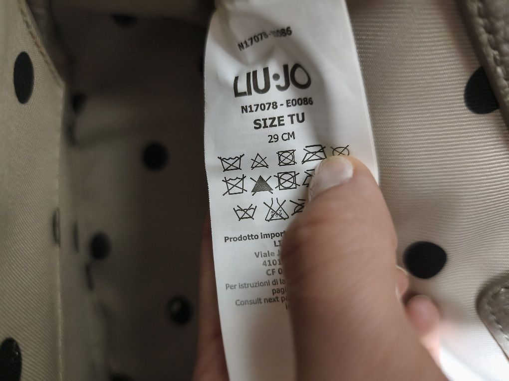 Plecak logo logowany zawieszka elegancki poszukiwany modny hit Liu Jo