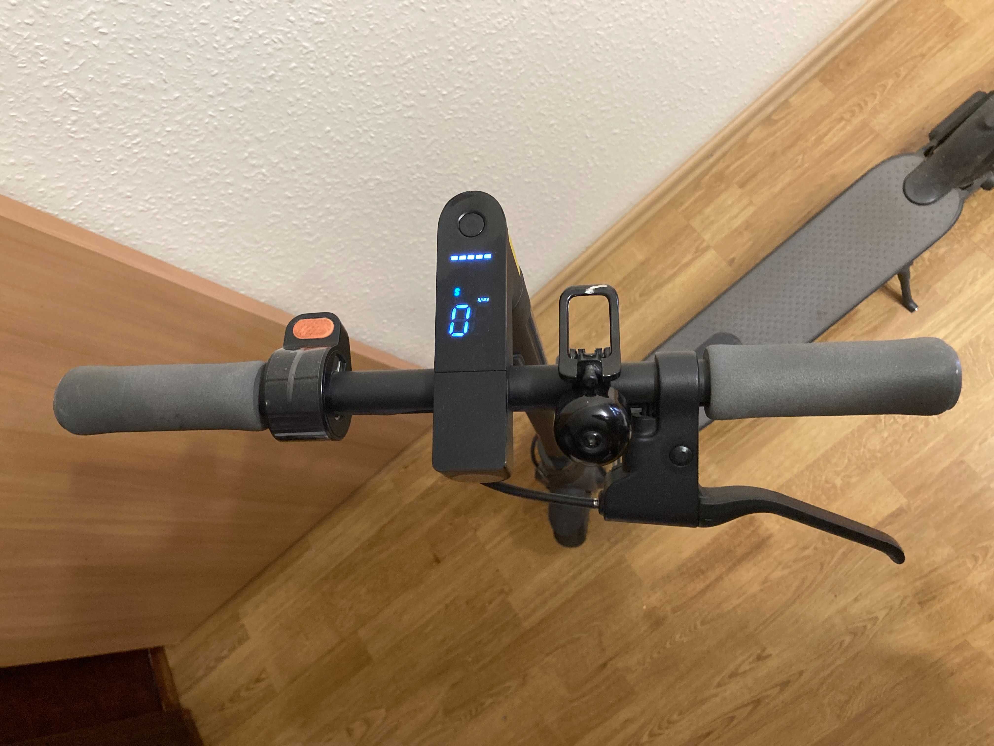 Електросамокат Xiaomi Mi Electric Scooter Essential сяомі