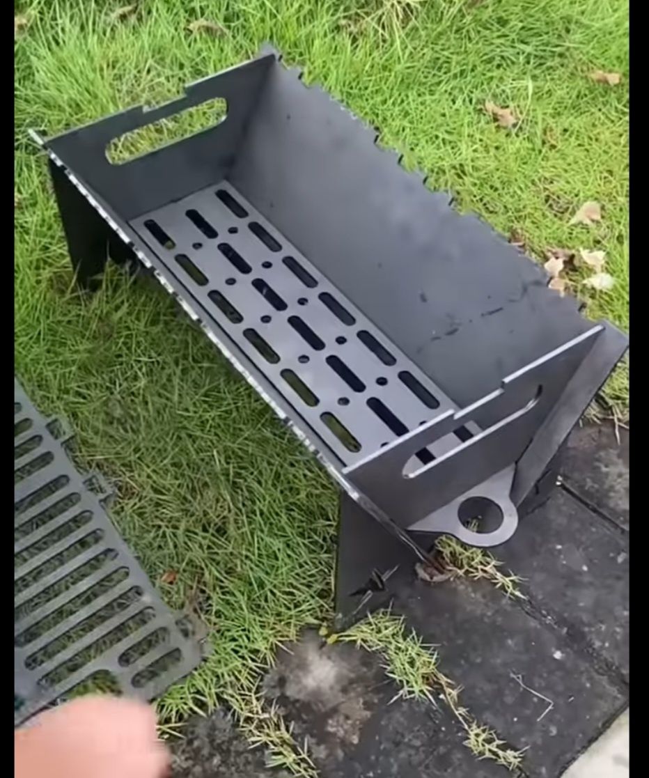 Metalowy grill DIY, przenośny, turystyczny bez elementów złącznych