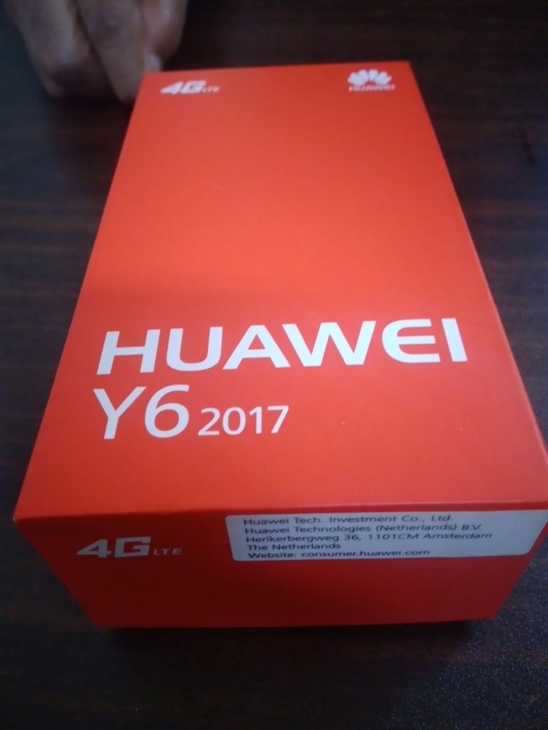 Huawei Y usado semi novo cor dourado