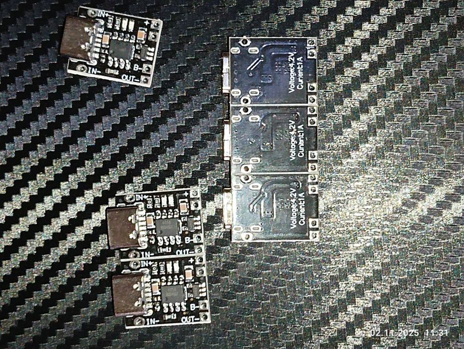 Плати зарядки 18650