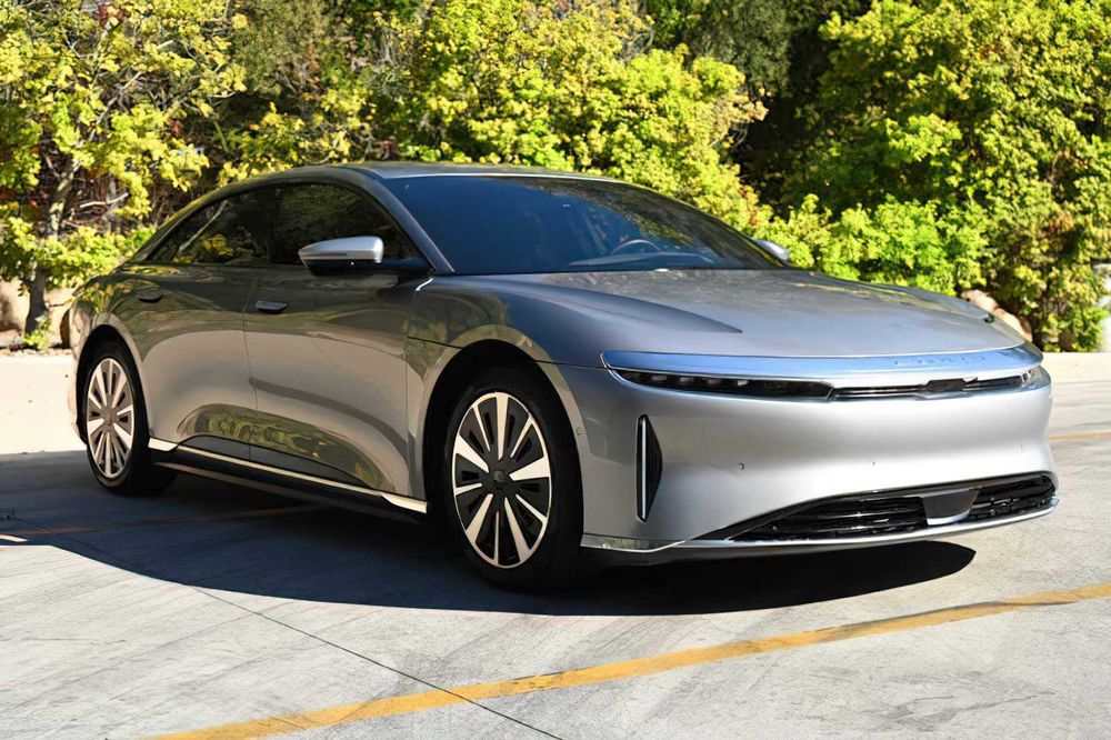 Lucid Air Pure      2023