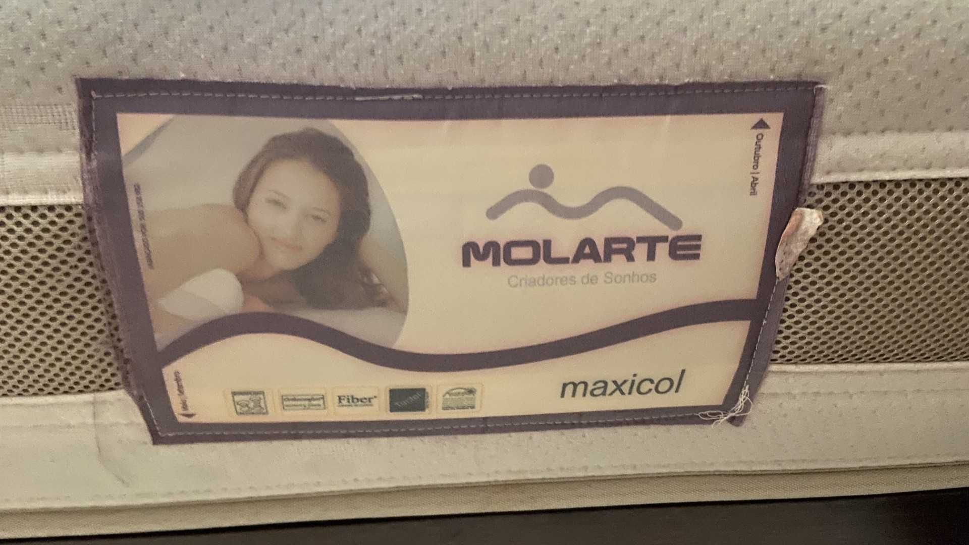 Mobília de quarto em mogno, usado, mas em bom estado geral