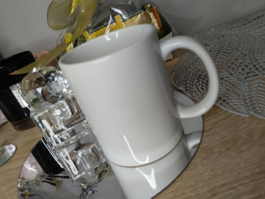 Świetny biały kubek z zabawnym napisem