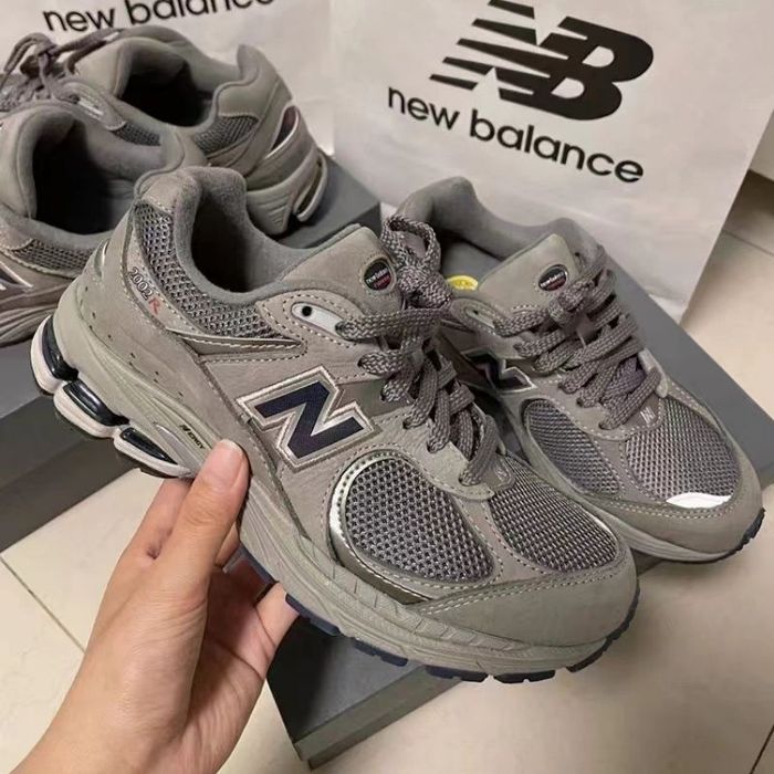 New Balance 2002R