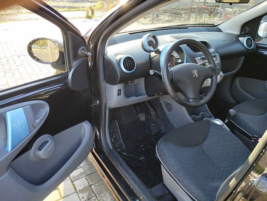 Продаж автомобіль