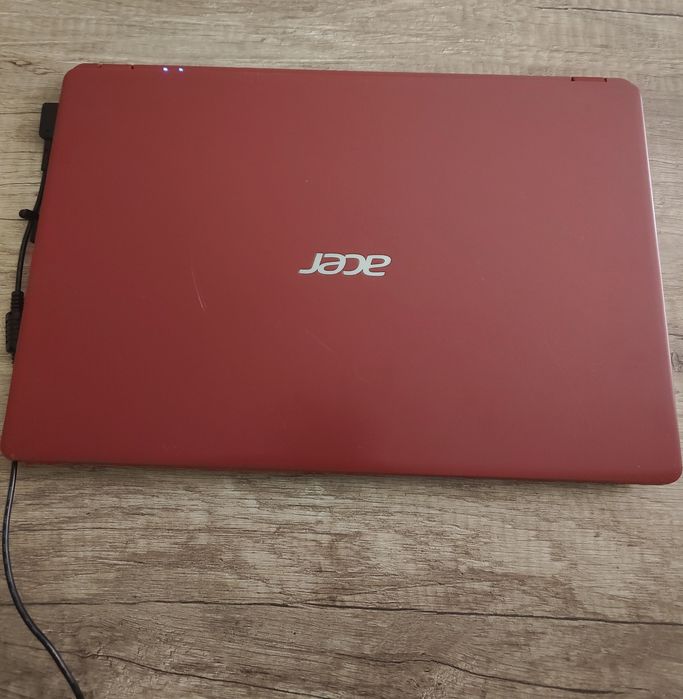 Laptop Acer Aspire 3 A315-54K-34QT w kolorze czerwonym