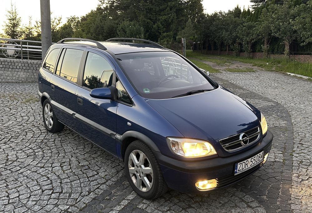 Opel Zafira Selection 2002r 2.0 DTI 101 KM, 7 osób, Hak, Alufelgi