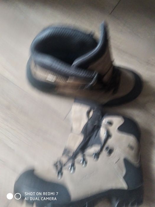 Ботинки треккинговые 43размер.