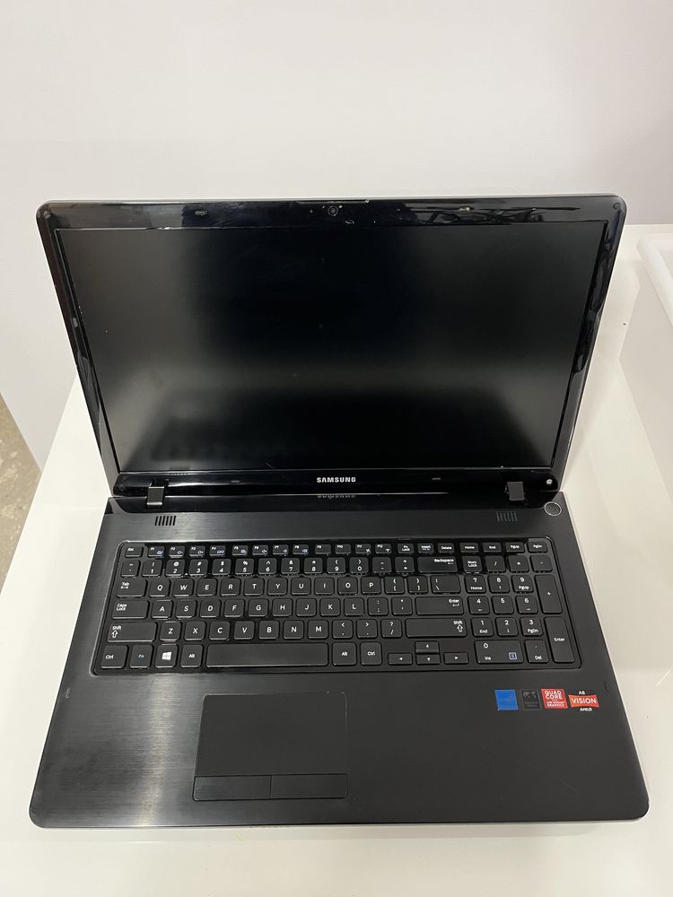 Laptop Samsung NP355E7C