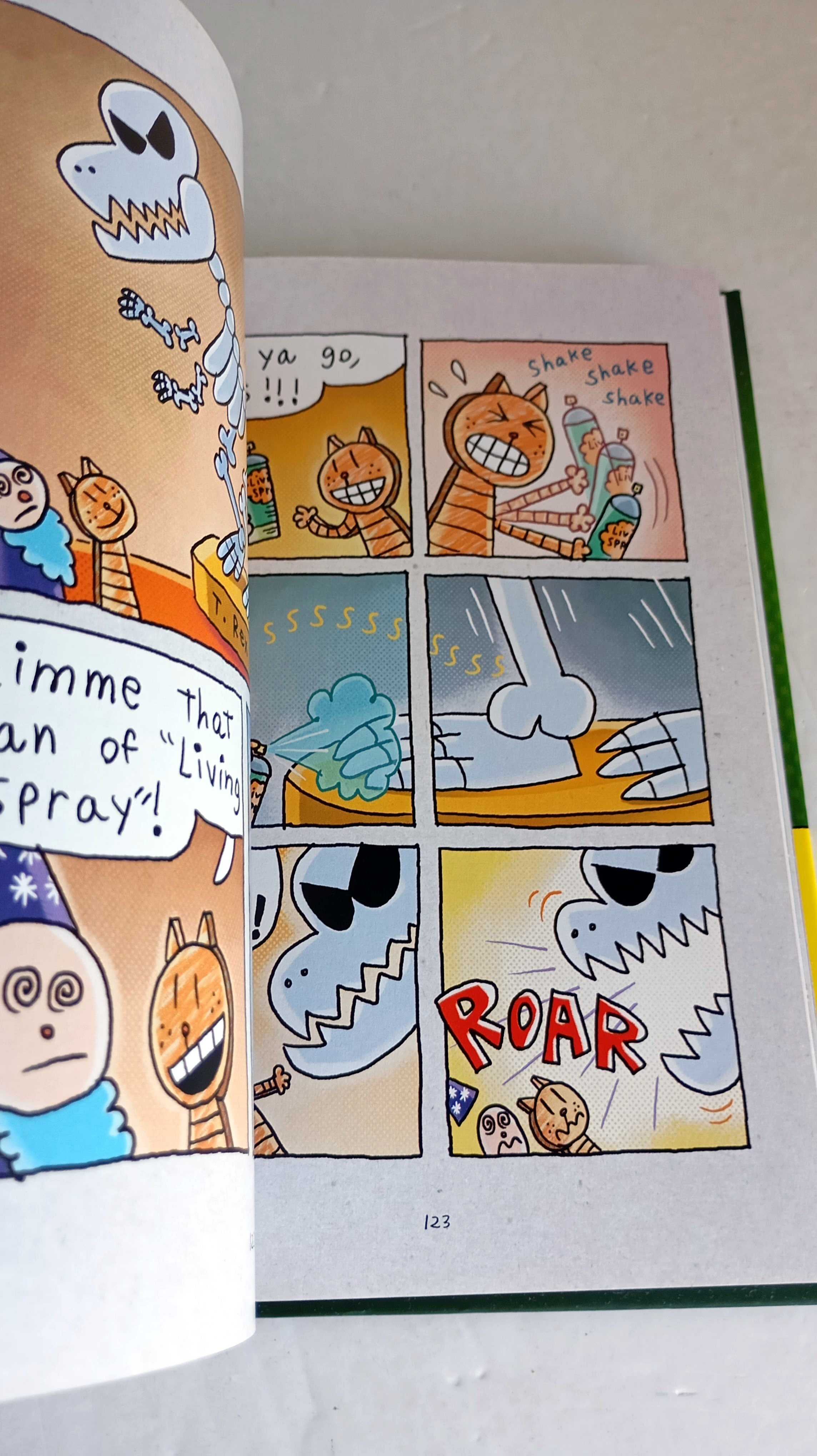 Dog Man Unleashed - livro em Inglês
