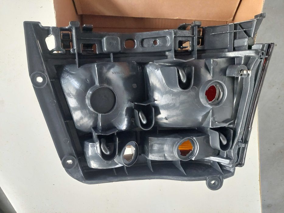 farolim traz drt NOVO Toyota Corolla E10