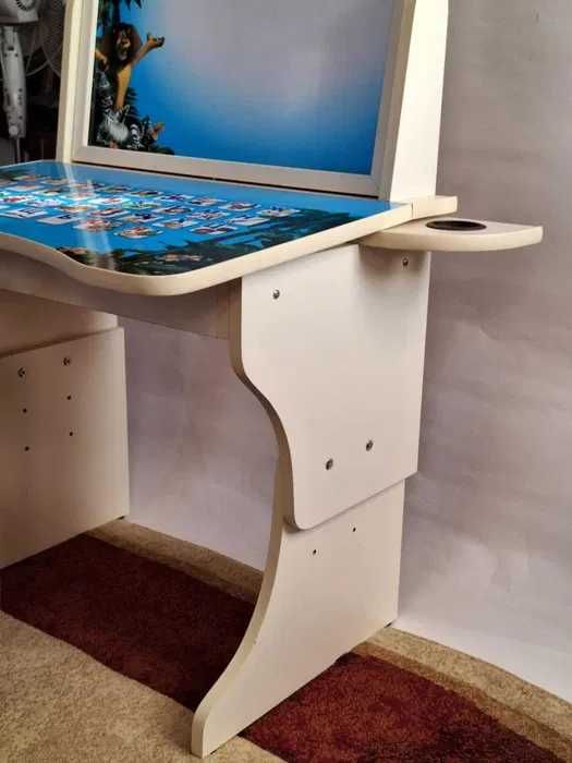 Дитяча парта-стіл з мольбертом «Мадагаскар» і регульованим стільцем