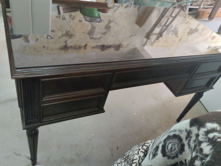 Secretária em madeira maciça