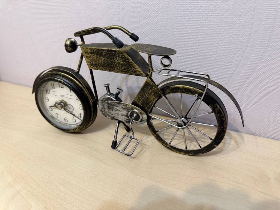 Сувенирные Часы-велосипед из Германии на подарок