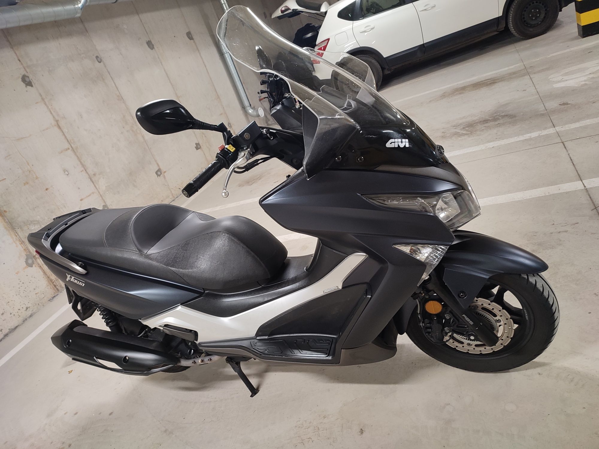 Skuter Kymco Xtown/Downtown 300 CCM