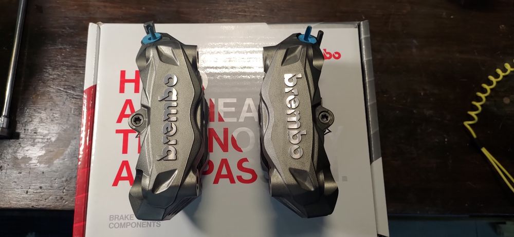 Pinças Brembo M4 100mm