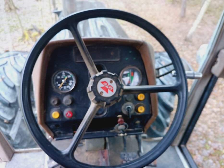 Massey Ferguson 2725 . 150KM