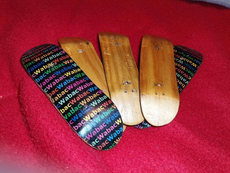 Fingerboard deck's