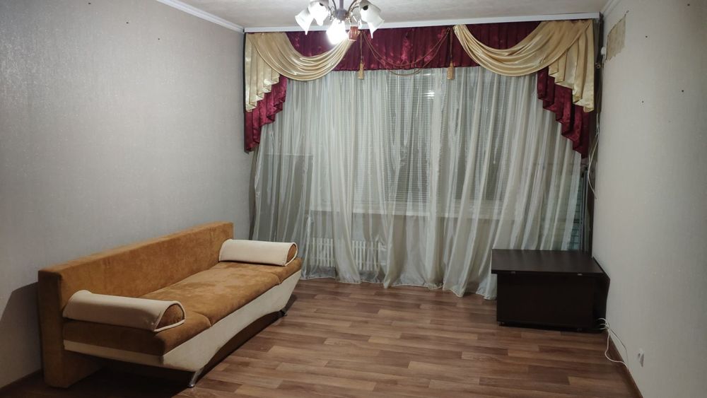 Квартира 3-х кімнатна, меблірована, с битовою технікою