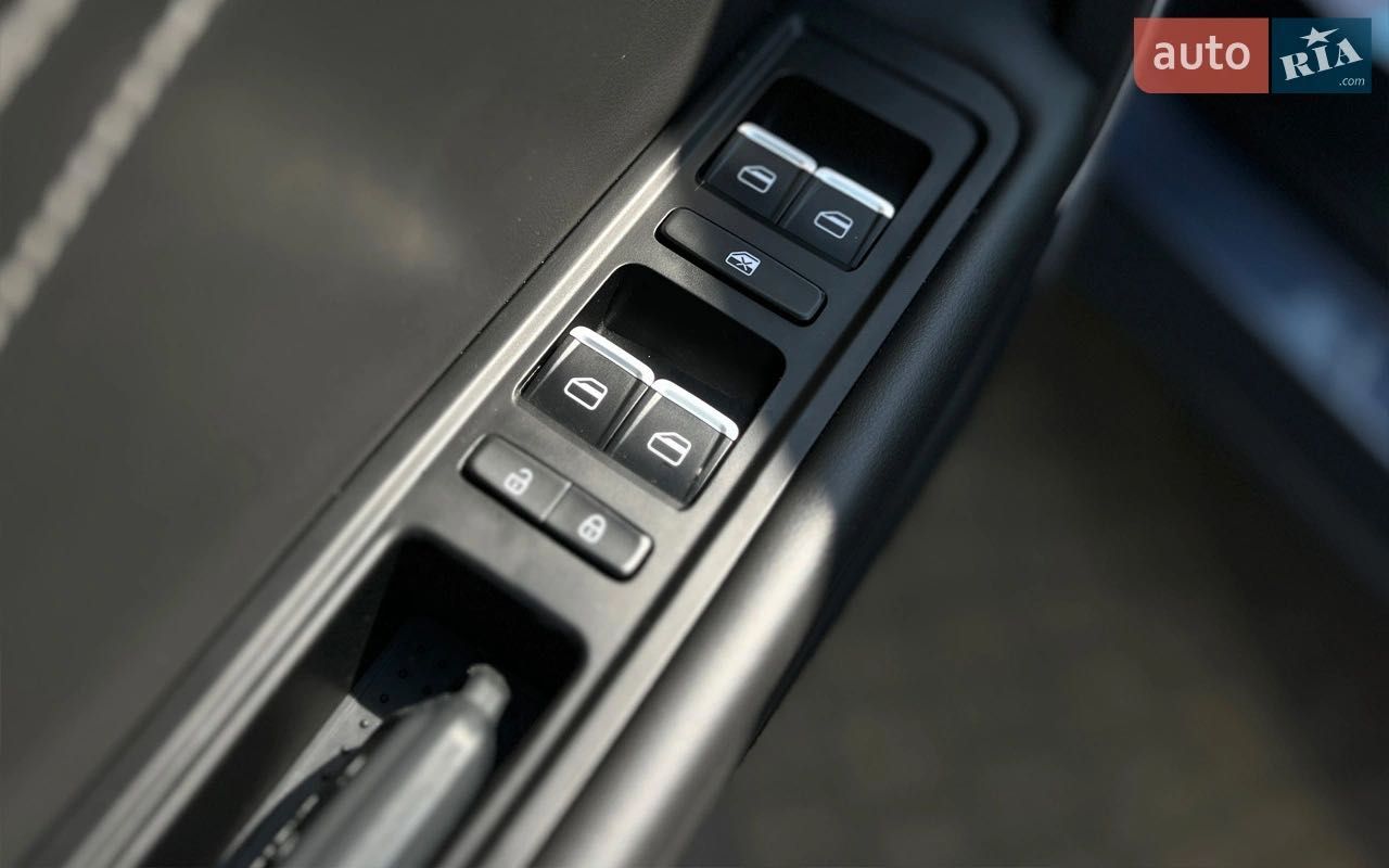 Автомобіль Chery Jetour x70
