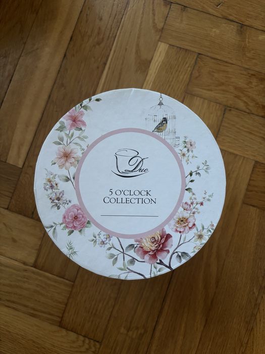 Cukiernica szklana zdobna