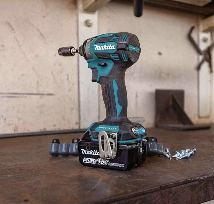 Набір акумуляторних шуруповертів Makita XT297T 18v.(XPH14+XDT20+akb)