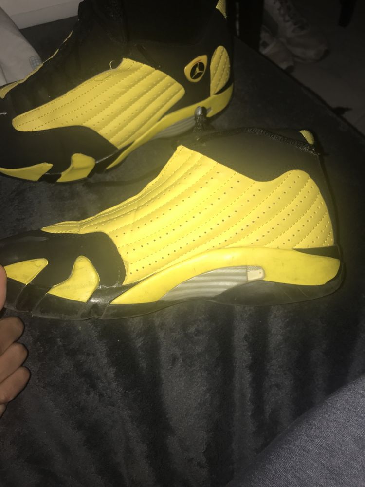 Jordan 14 retro amarelo e preto