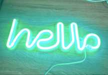 Lampa neonowa LED “Hello” stylowa dekoracja wnętrza