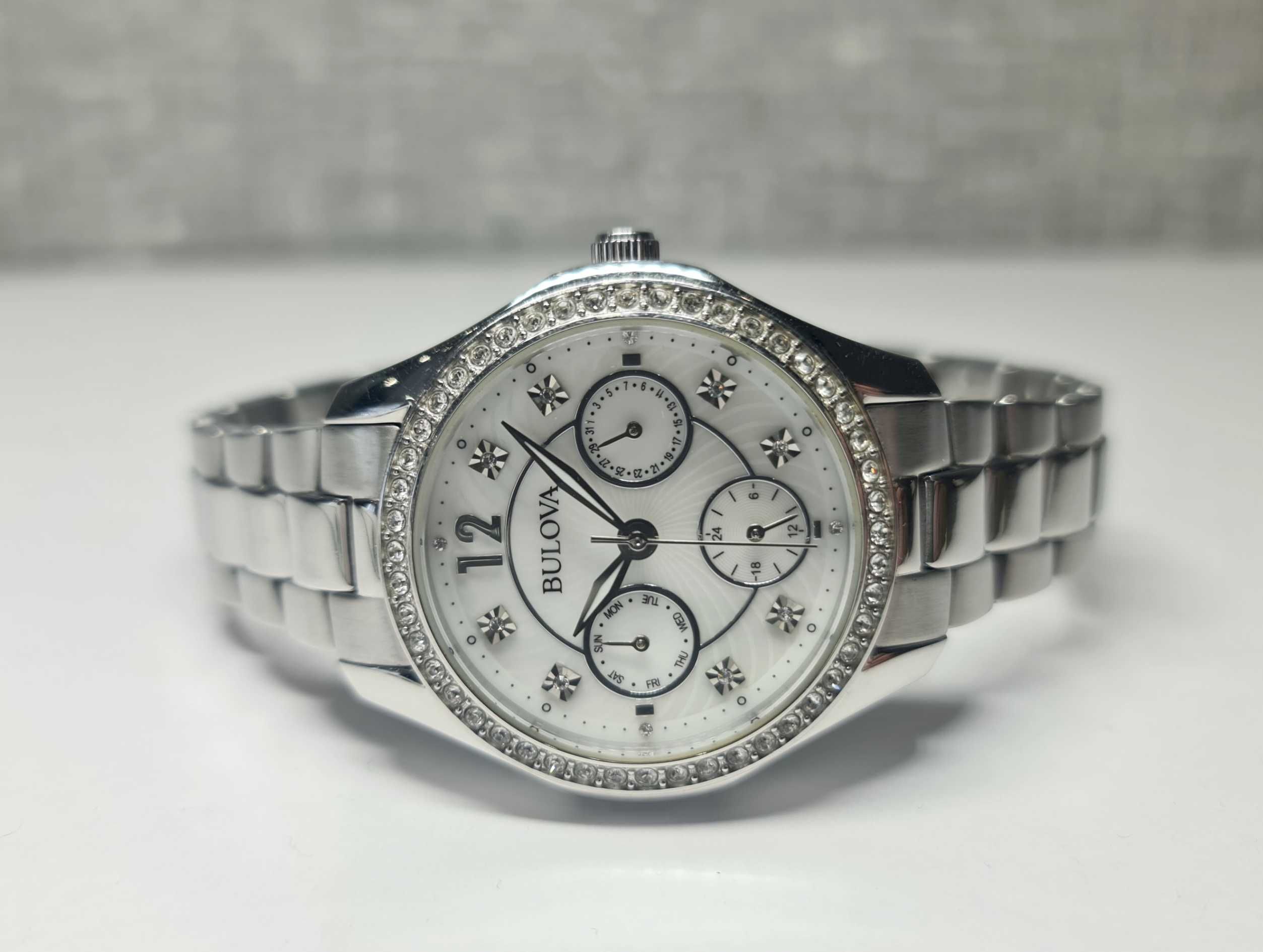 Жіночий годинник Bulova 96N111 Swarovski 36 mm