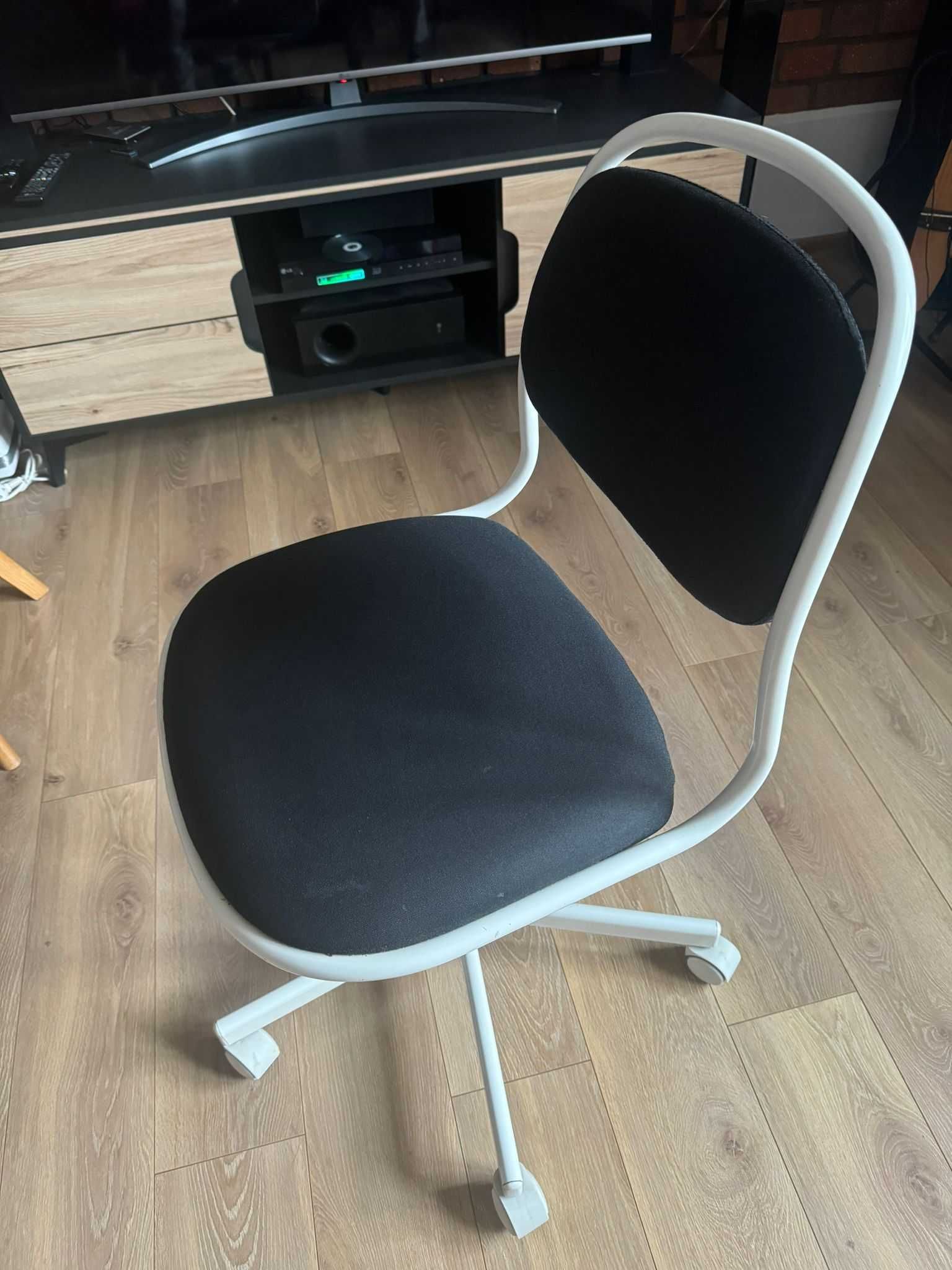 Dziecięce krzesło OFRJALL z Ikei czarne białe JAK NOWE
