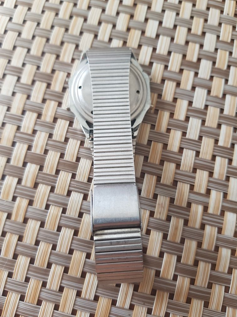 Zegarek Levis z czasów PRL