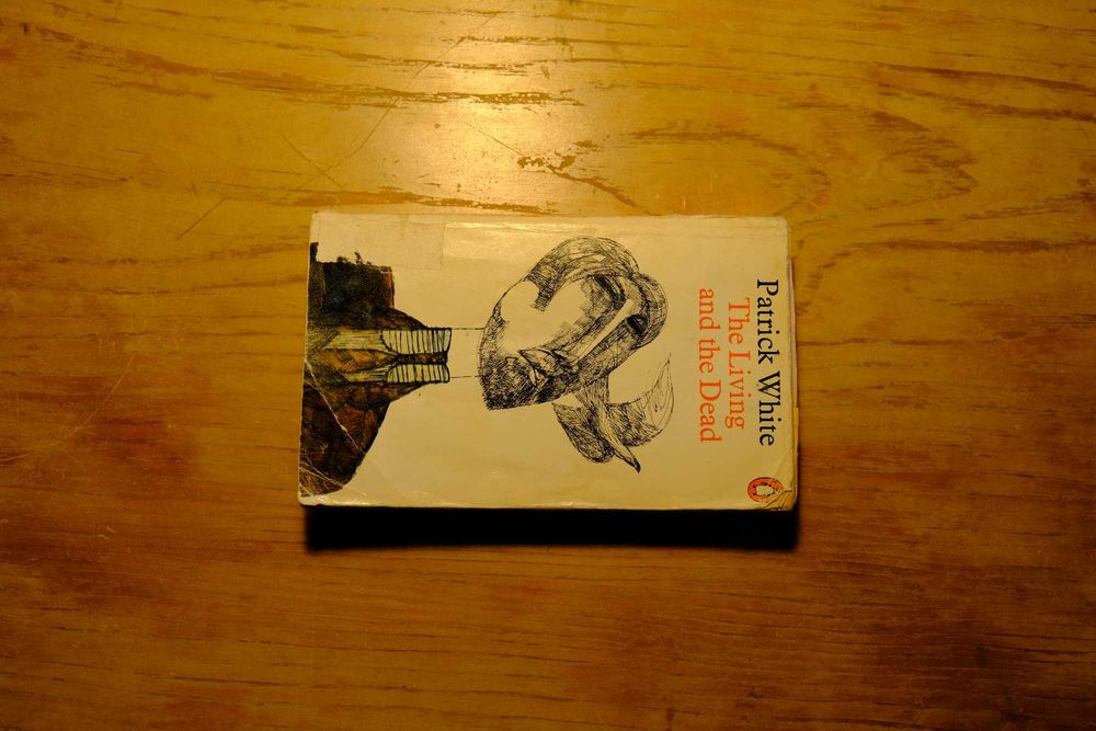 Patrick White - The Living and the Dead
