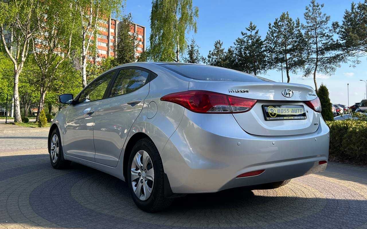 Hyundai Elantra 2011