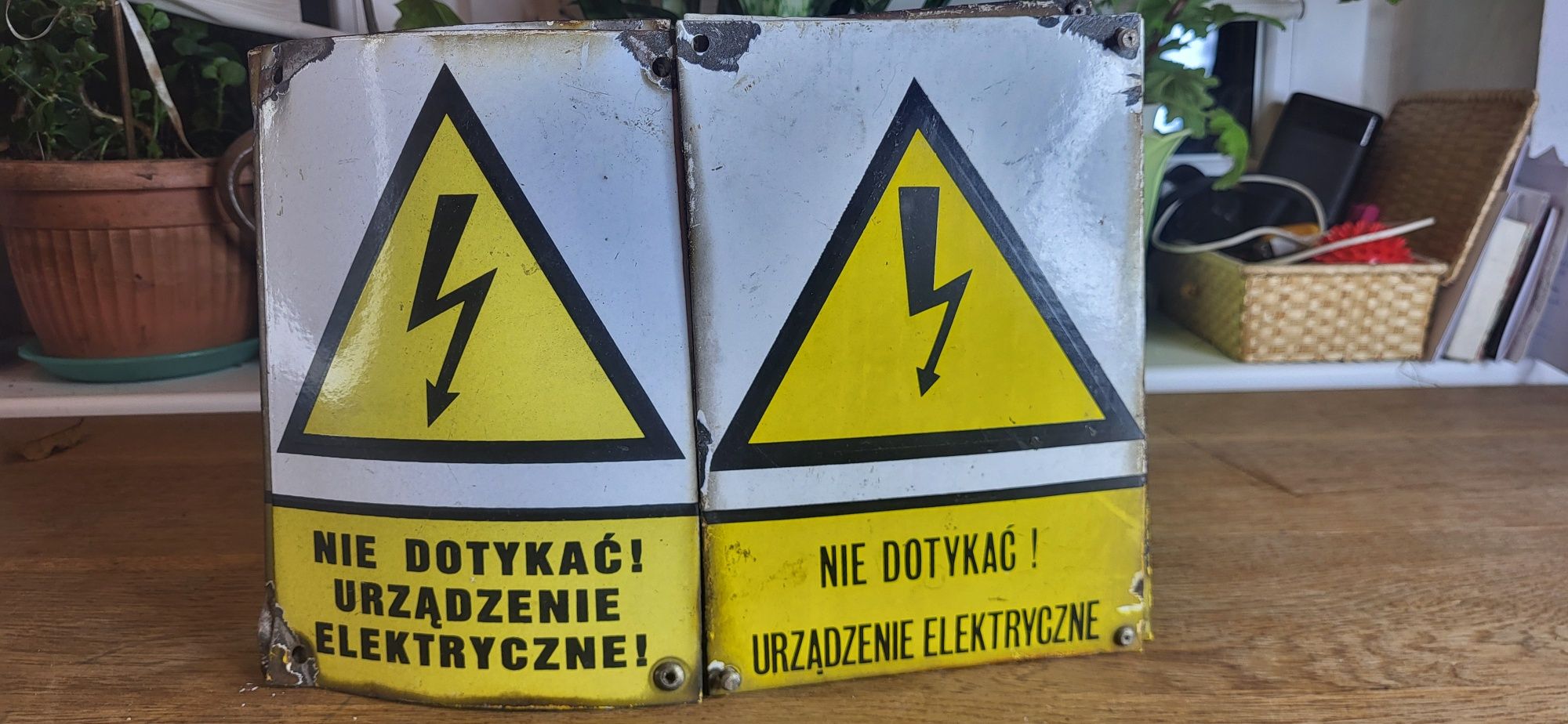 11szt Stare tabliczki metalowe NIE Dotykać Urządzenie Elektryczne 69