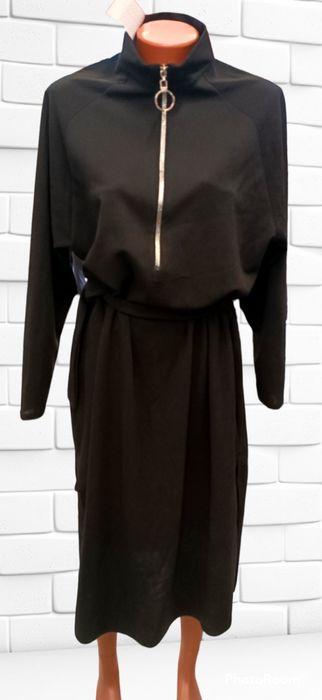 Платье с поясом р-р 42-46. Новое.